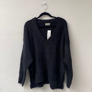 NWT - UO Rosie Cozy V-neck Sweater